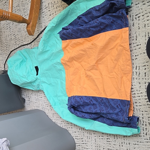 Too small - Picture 2 of 3